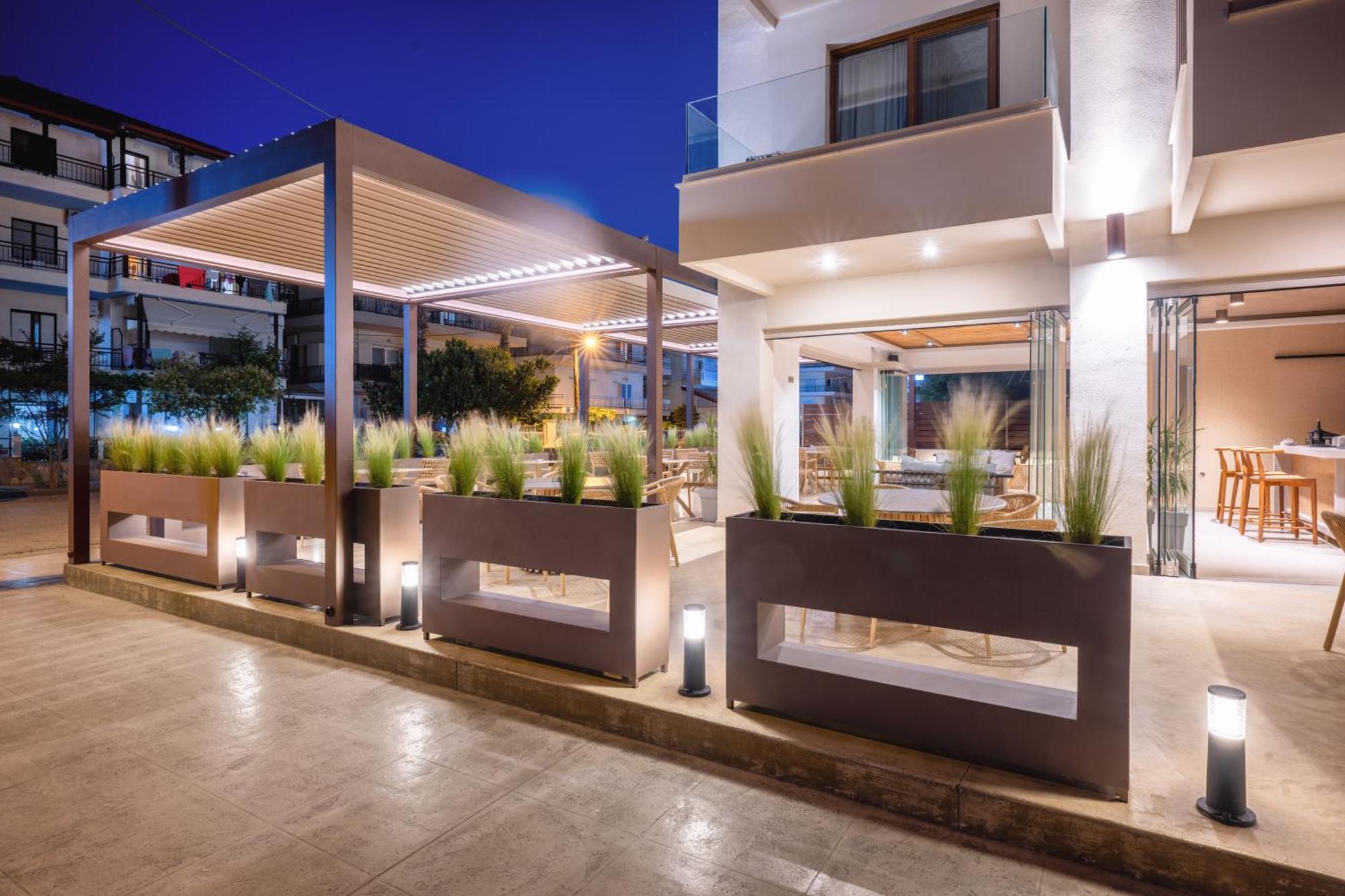 Pantheon Sea View Aparthotel Néoi Póroi Ngoại thất bức ảnh