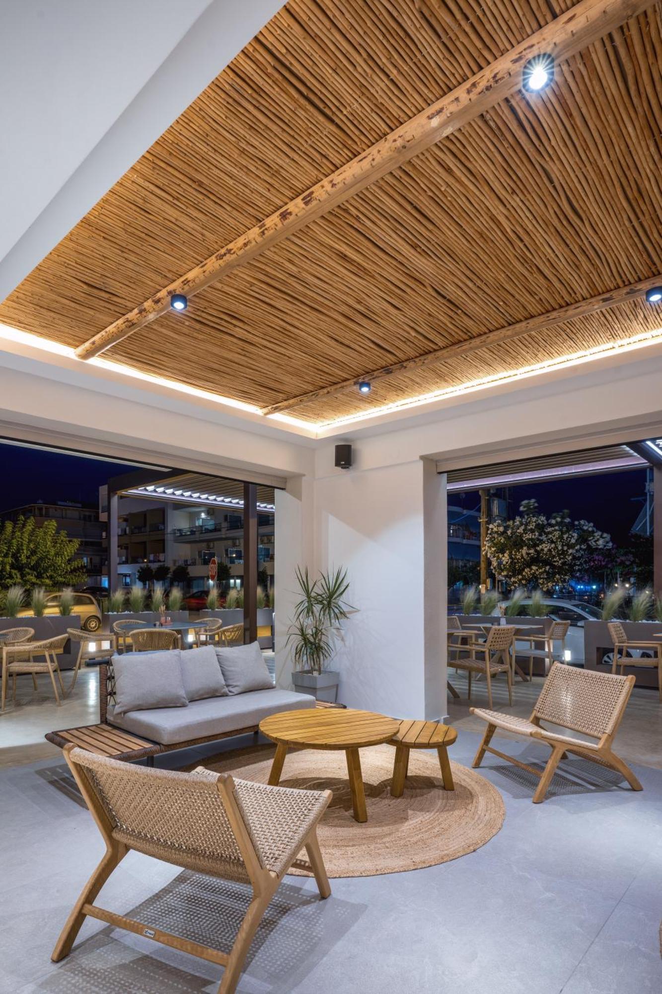 Pantheon Sea View Aparthotel Néoi Póroi Ngoại thất bức ảnh