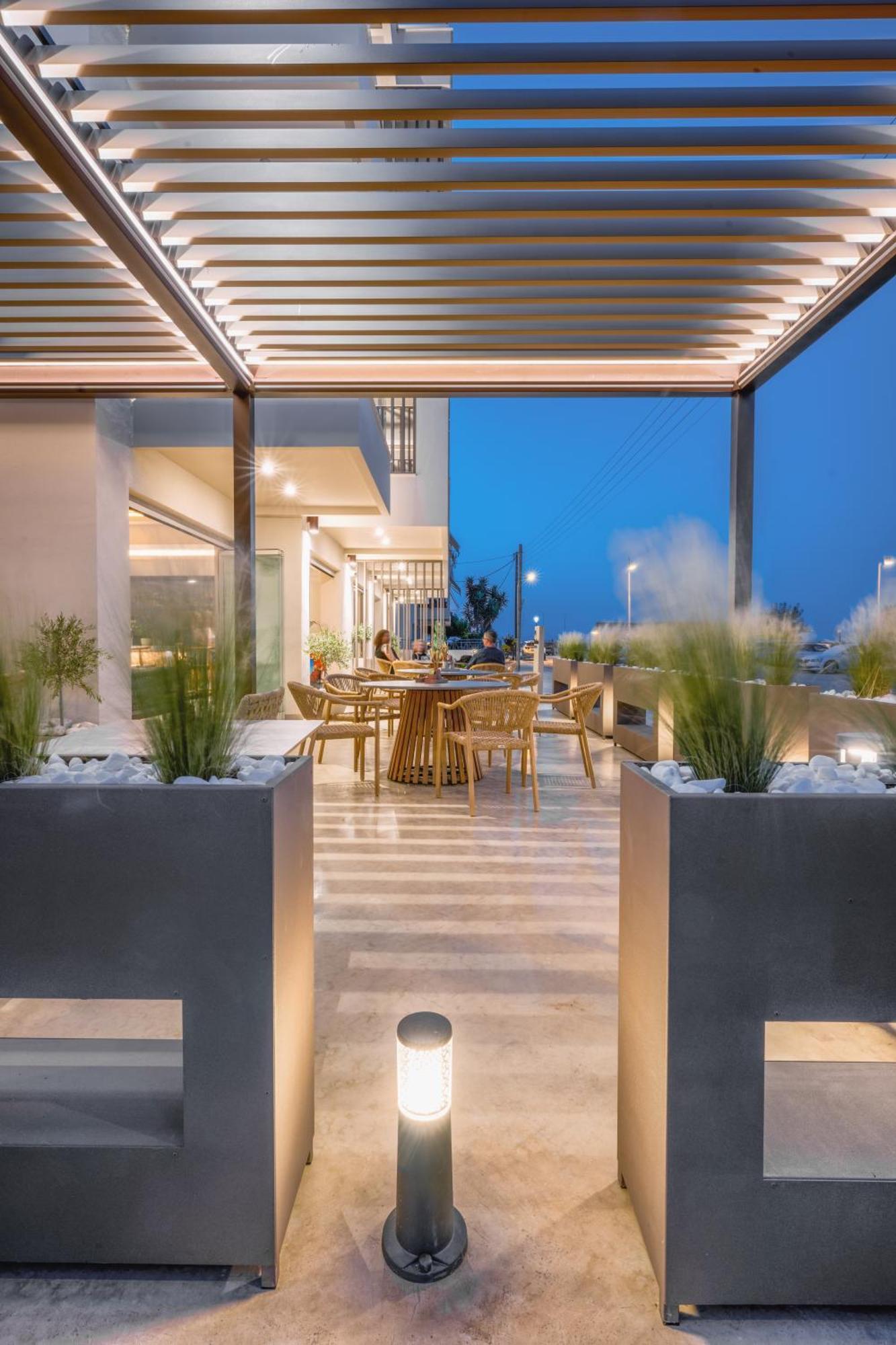 Pantheon Sea View Aparthotel Néoi Póroi Ngoại thất bức ảnh