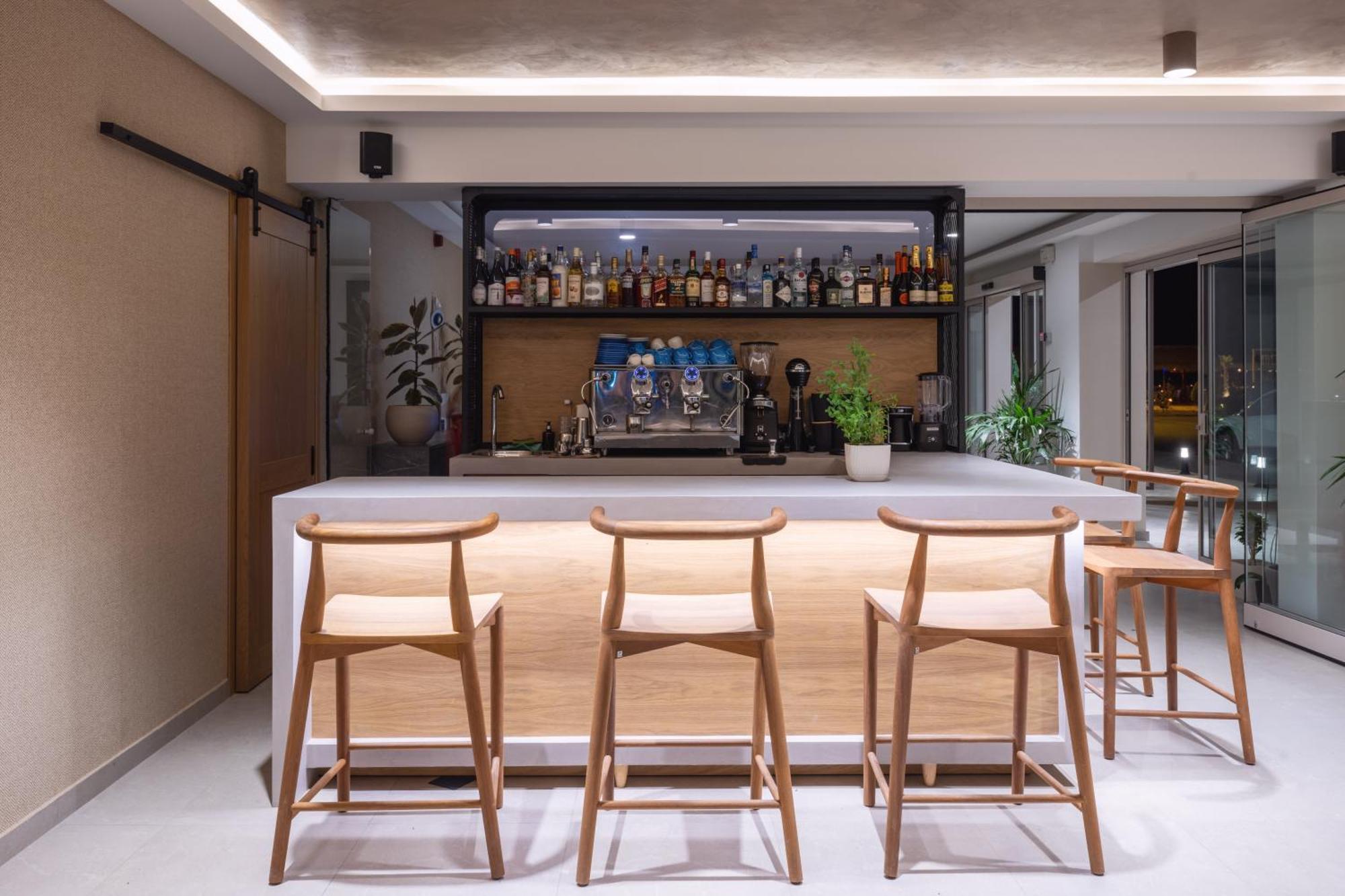 Pantheon Sea View Aparthotel Néoi Póroi Ngoại thất bức ảnh